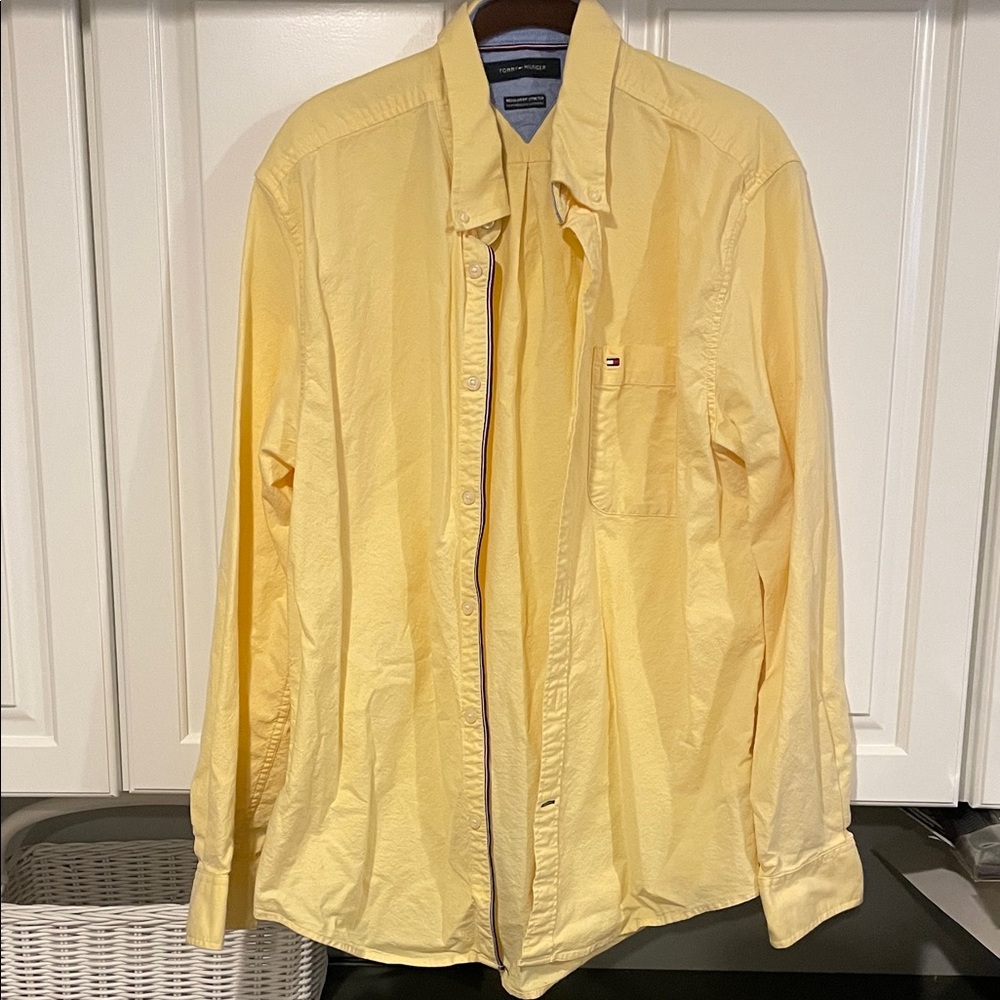 Men's Tommy Hilfiger Yellow Button-Up casual dress shirt